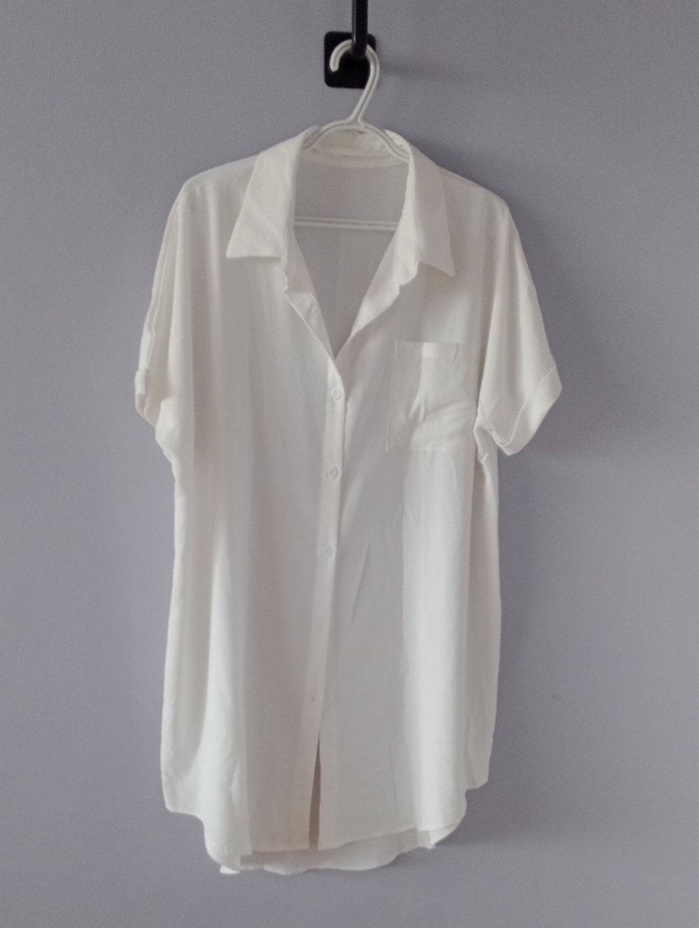 Relaxed White Short-Sleeve Button-Down Shirt
